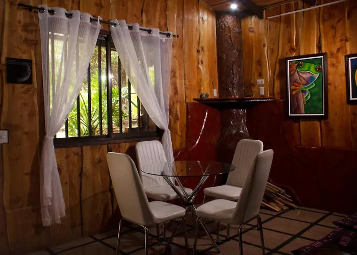 Cabanas Lunas Del Poas